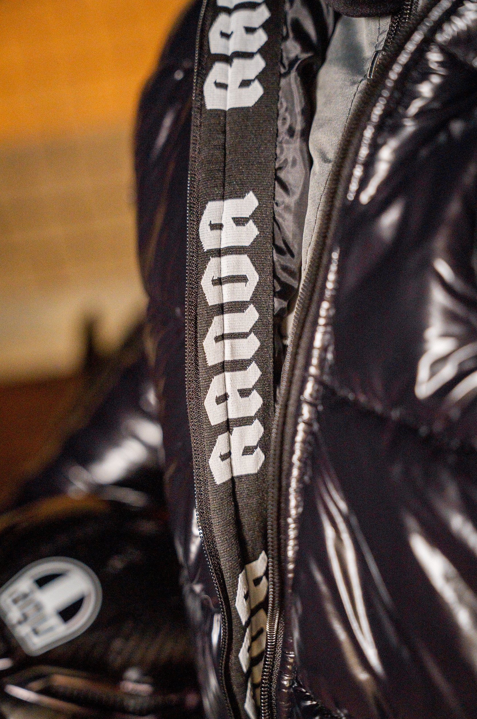 SHADOWS GLOSSY PUFFER JACKET - Image 5