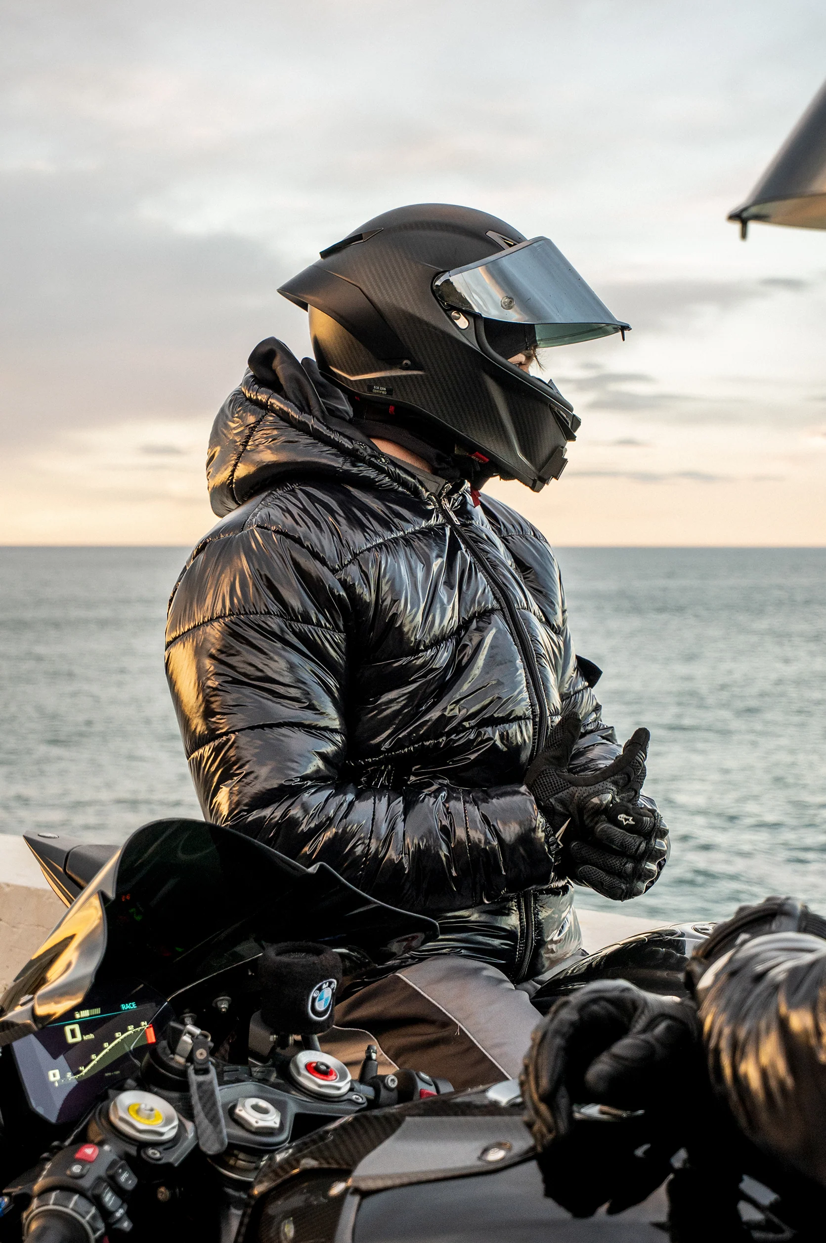 SHADOWS GLOSSY PUFFER JACKET - Image 8