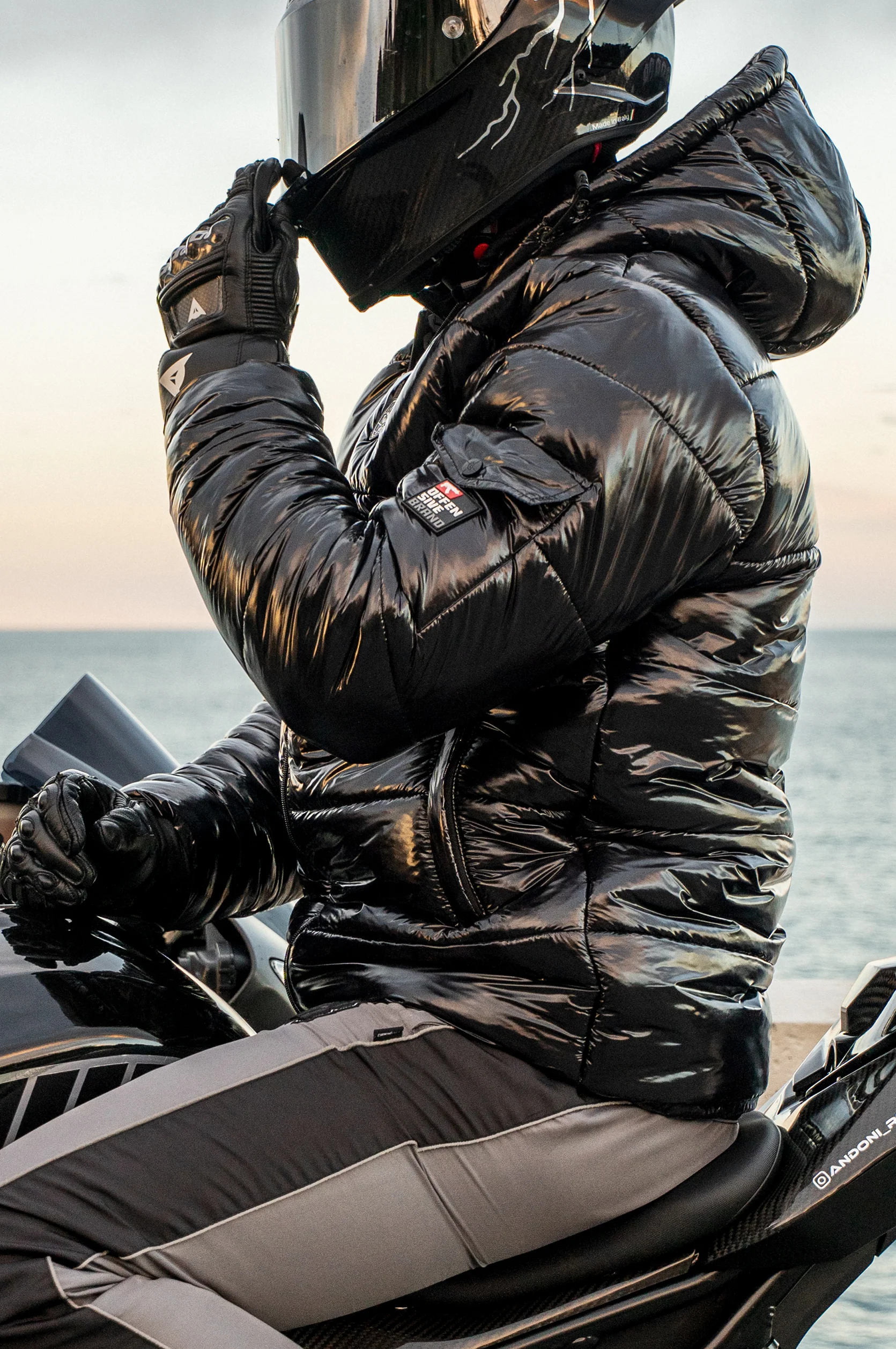 SHADOWS GLOSSY PUFFER JACKET - Image 9